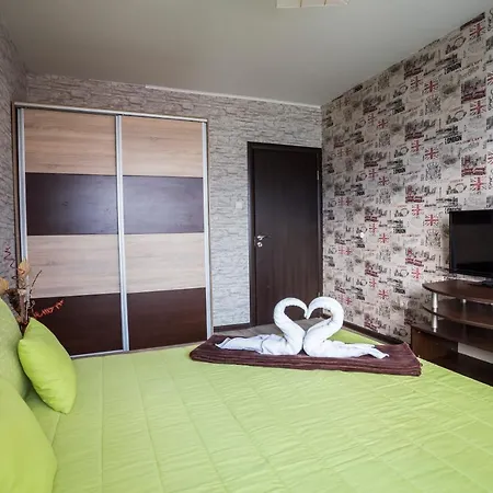 Near To Airport 8 Min By Car Apartment *